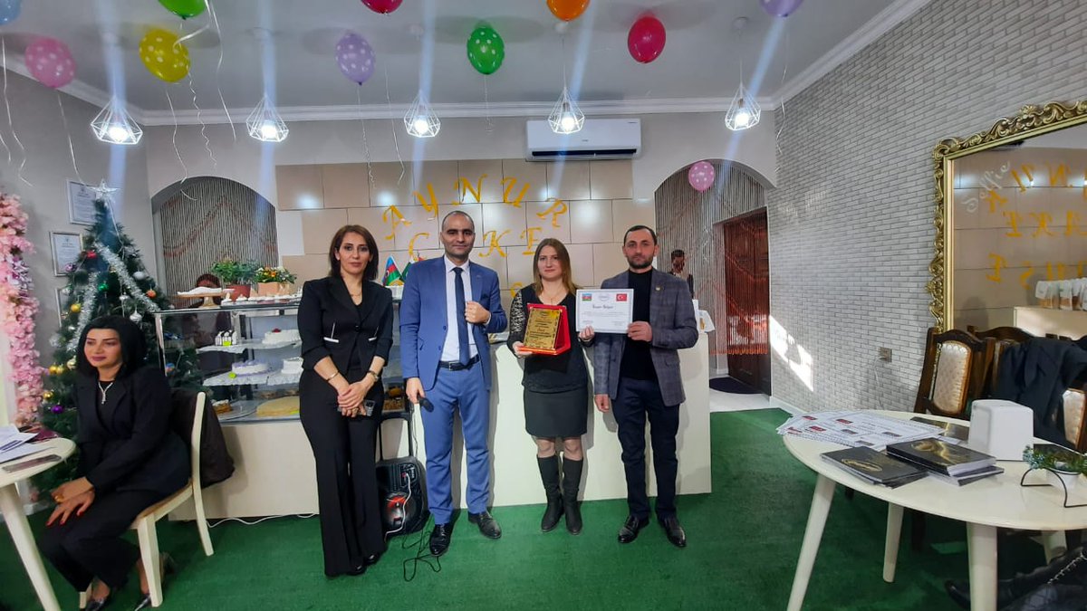 ElvinRustamov87's tweet photo. Sayqideyer mudurum @ErsagAzerbaycan Anar bey canli seminarimiza qosuldugunuza gore size tsk edirem.cox gozel seminar oldu,motivasiya dolu bir seminar gerceklesdi.size ve ust sponsorum Dilare x ma derin tskler. https://t.co/sYMpTEUEqE
