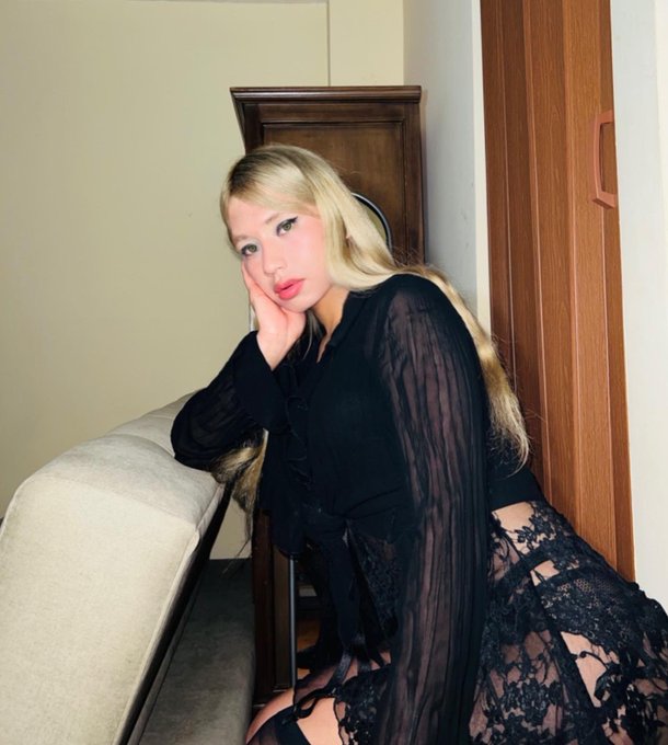 TW Pornstars - Amber Rougue. Pictures and videos from Twitter. Page 2