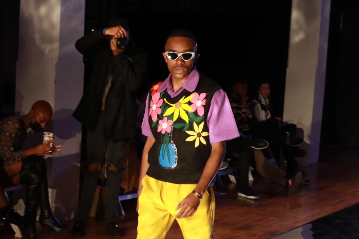 malcolmdakar's tweet photo. Some shots from a fashion show I was in last weekend🤓 shot by @ZelleJohnson https://t.co/fpSTJGmnQH