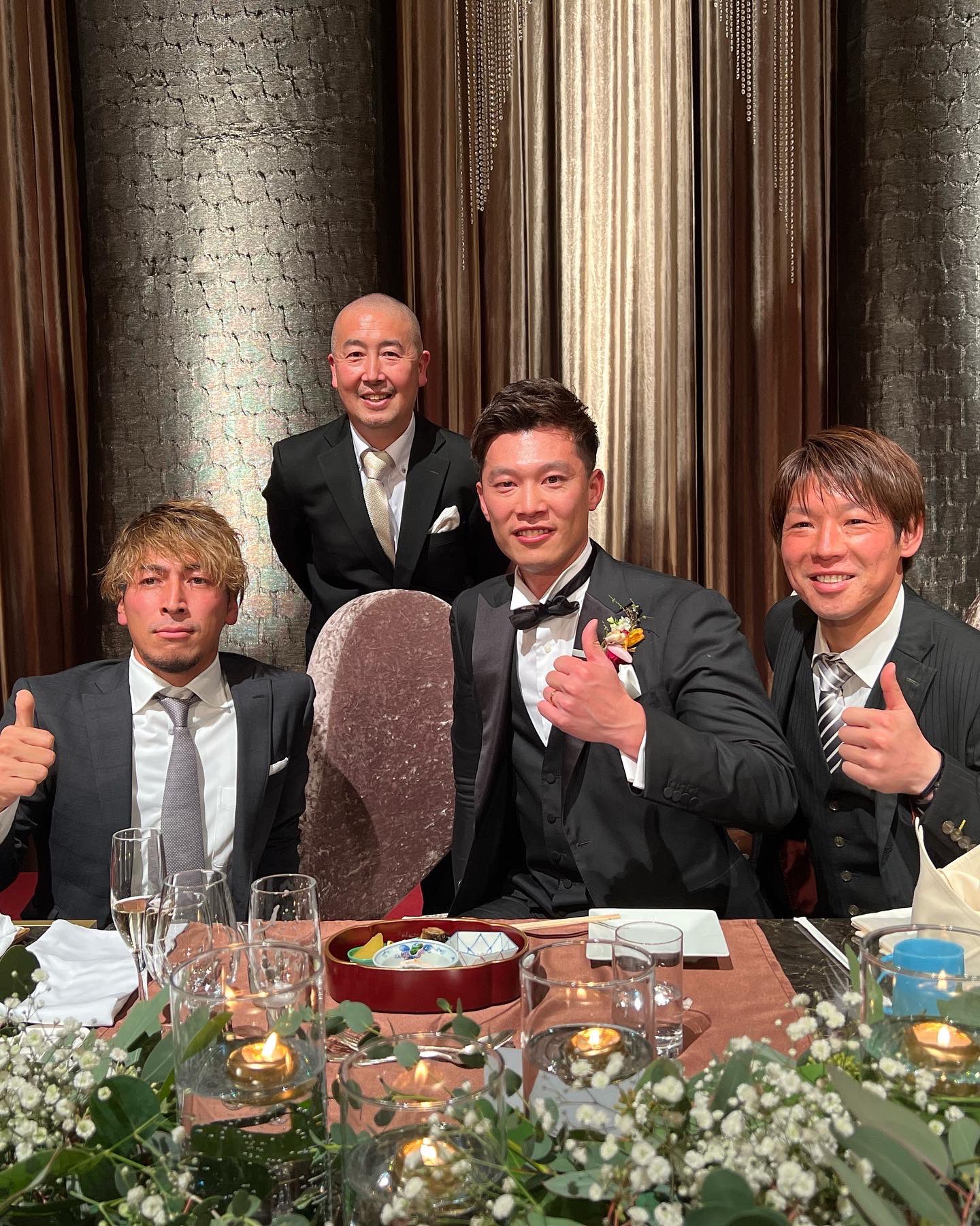 Twitter 上的 加藤弘堅 Kokenkato 岩嵜の結婚式 錚々たるメンバーに本当に素晴らしい披露宴でした まだまだ頑張りましょう 岩嵜翔 ソフトバンクホークス 上福元直人 加藤弘堅 市立船橋 後ろの人は高校の担任の先生 たくさん迷惑かけました笑 T Co