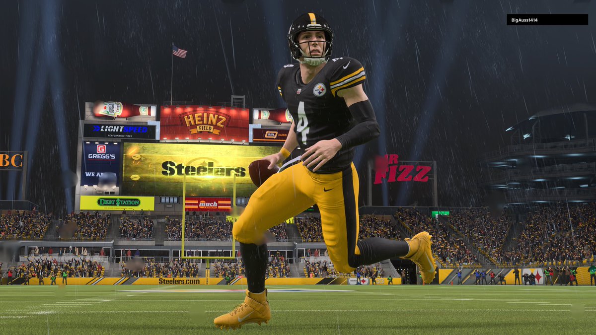 AMGPC_Pitt's tweet image. It’s Jeff Mahone’s world and we’re just living in it. 

357 total yards, 5 TDs vs CLE 🔥

#AMGPCSeason2