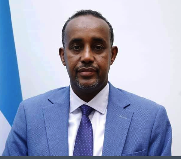 Najah_M_Adam's tweet photo. #Somalia:
President #Farmajo announces a decision to suspend his Prime Minister, #PMRoble, from office on the grounds of corruption allegations.
This is the second suspension, despite the fact that the former one has not materialized. https://t.co/7AOFUD8hl2