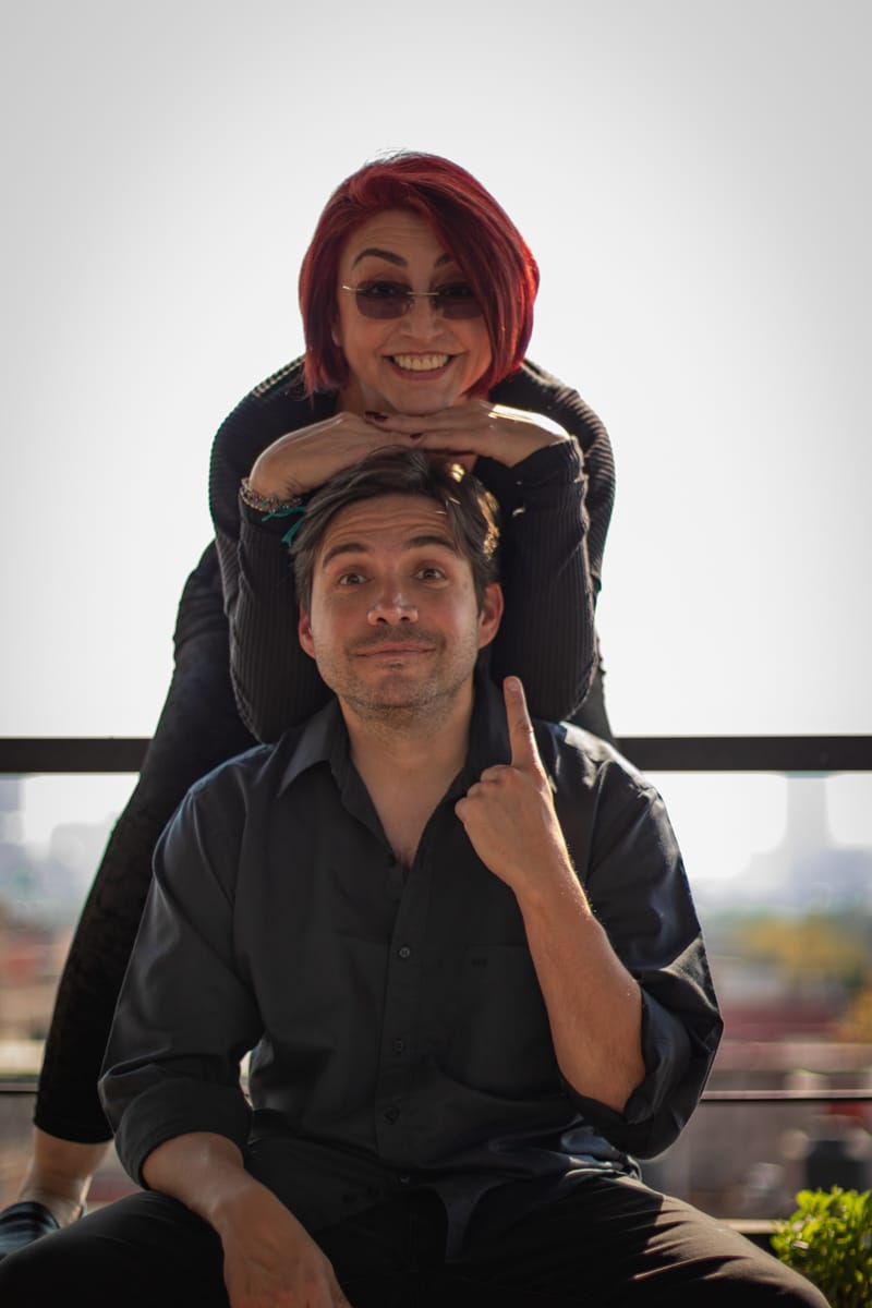 Me emociona tanto compartirles que a partir de este 2022, nos escuchamos en La Hora Nacional con mi querido Sergio Bonilla y un equipazo que le echamos harto corazón para cada uno y una de ustedes.
Acuérdese, LA VIDA ES DIFÍCIL, PERO ESE NO ES PRETEXTO. 😘