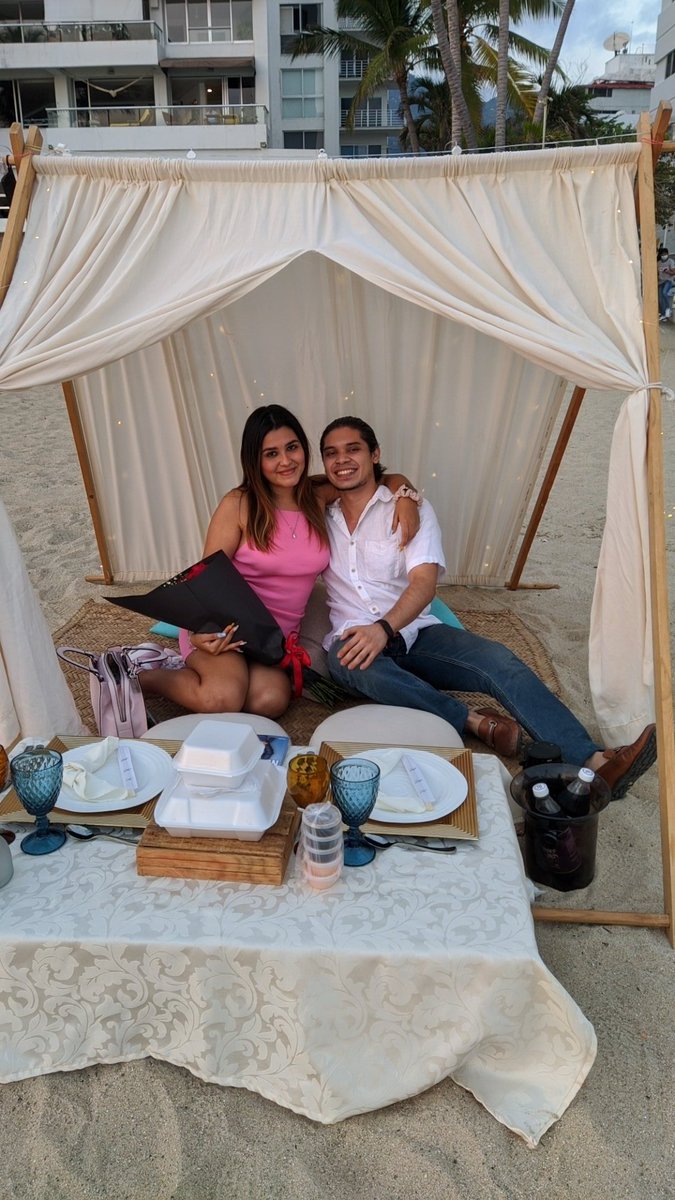 AlexAAZ25's tweet photo. Por fin se le hizo a Sara ser mi novia🖤
Ella es una persona increíble, se merece todo lo mejor del mundo, con solo observar su sonrisa me doy cuenta que vale la pena vivir para seguir admirándola.

25/12/21 agradecido con la vida por compartir momentos contigo🖤 https://t.co/SzhS0dKKOM