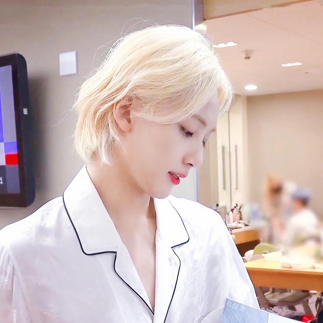 archivejeonghan's tweet photo. jeonghan is actually the prettiest man to ever exist ♡ https://t.co/HfUnxjkYZJ