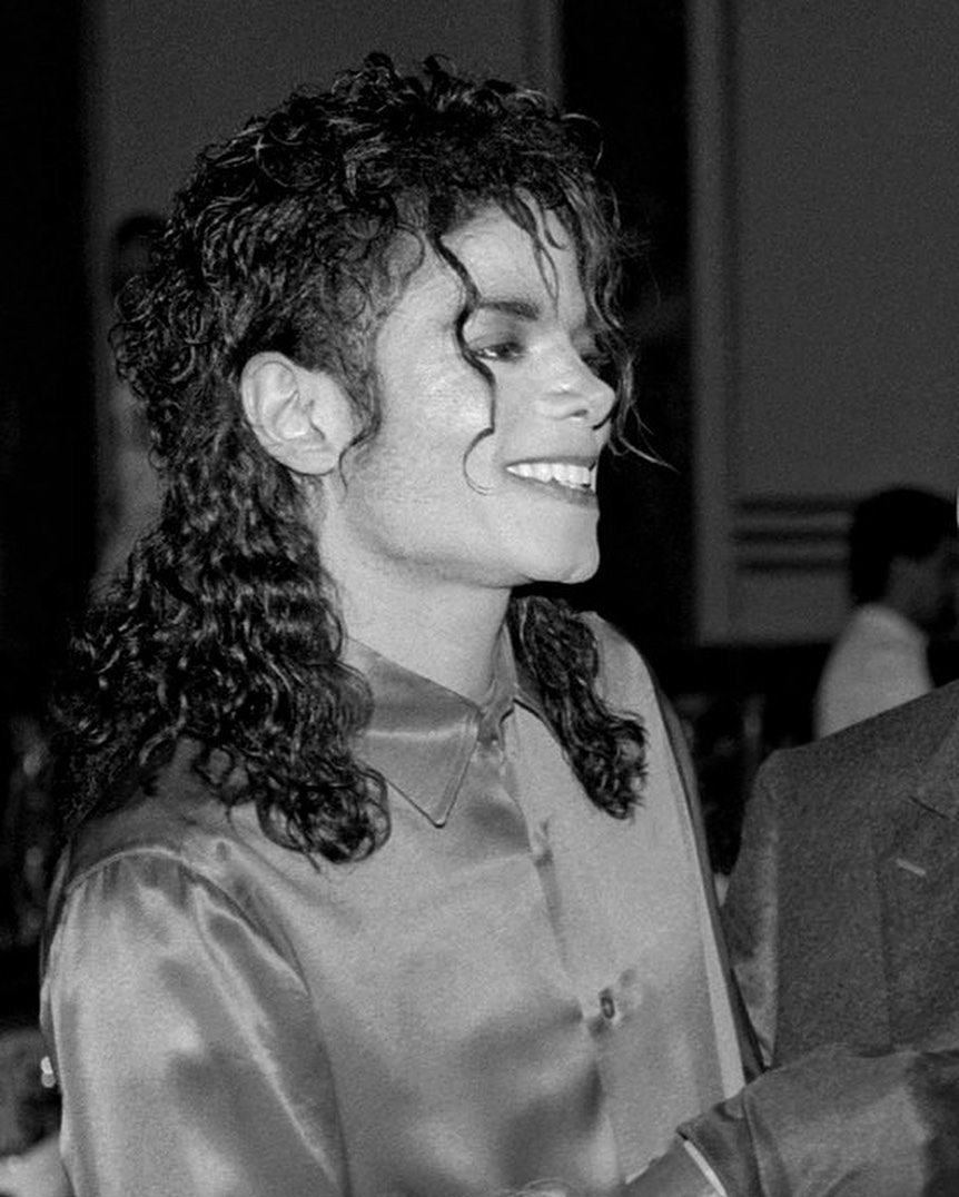 thinkermj's tweet photo. ilysm mike <3 https://t.co/UvfewmNgeI