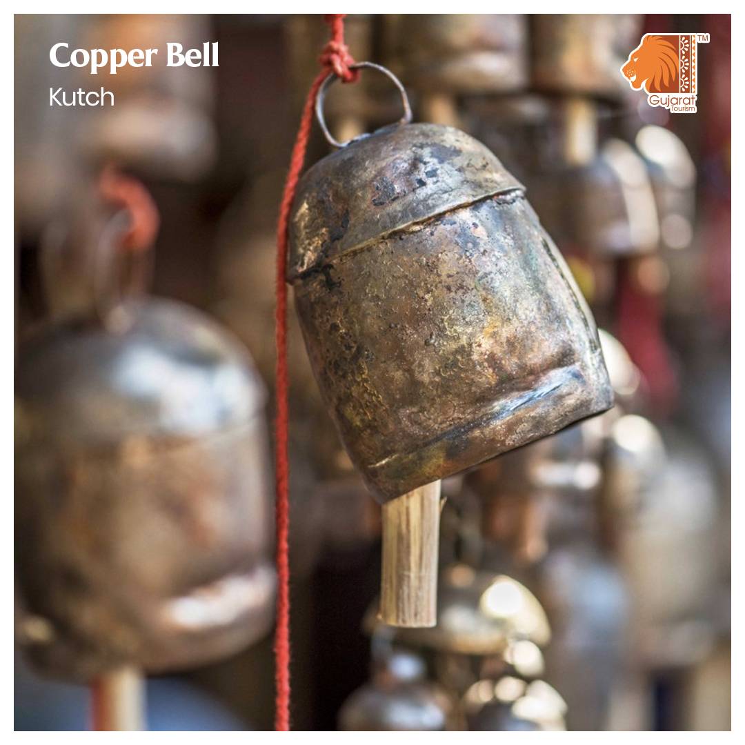 GujaratTourism's tweet photo. The luhar community of Nirona village of Gujarat is into #CopperBell making for generations.
Each #bell has different sound depending upon how it is hammered and made.
Do visit when you're in Kutch region of Gujarat.
#GujaratTourism #Nirona #Kutch https://t.co/bMPn6zJi8A