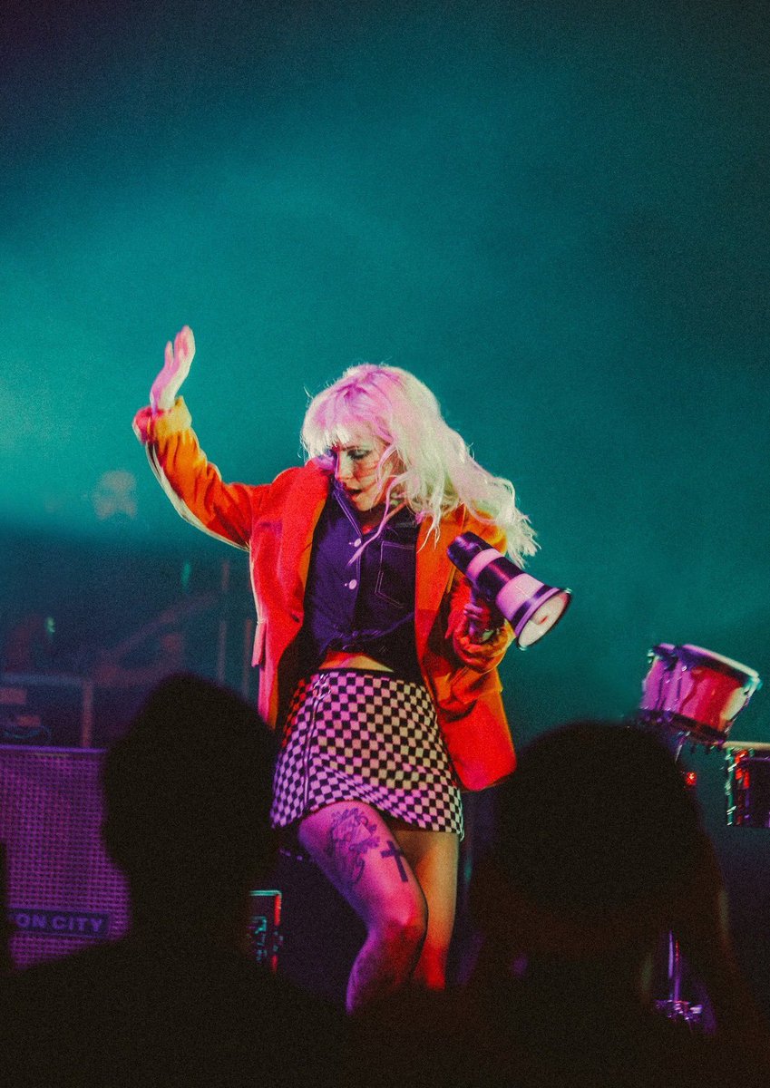 xprettyinpunk's tweet photo. happy 33rd birthday hayley williams! https://t.co/wuEphEd94n