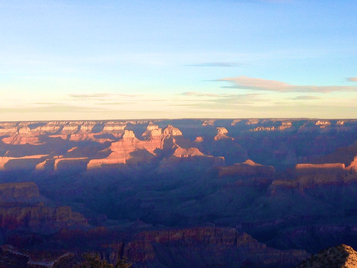 旅の記憶🇺🇸グランドキャニオン グランドサークルを巡る旅をした時の写真。見渡す限り広がる広大な土地、はっきりと見て分かる地層の重なり…地球の歴史を感じ、自分の小ささや世界の広さを感じた瞬間でし