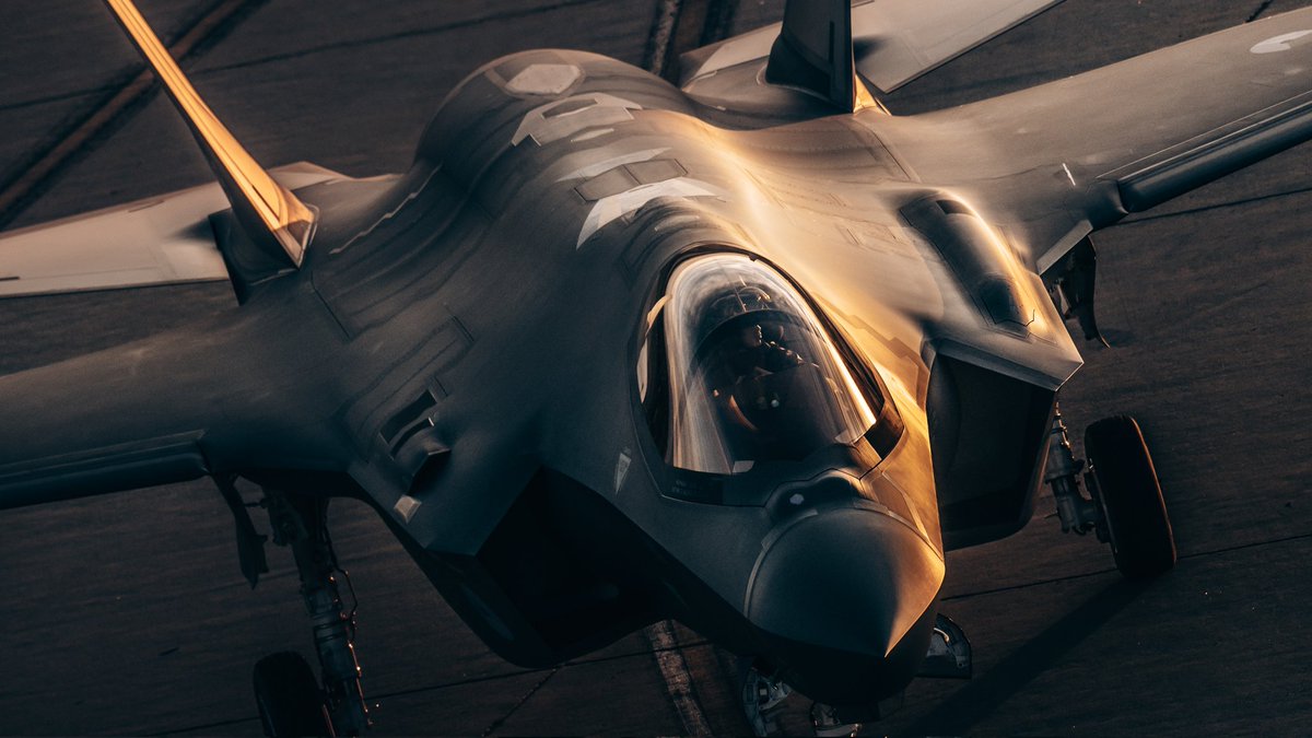 Kon_Luchtmacht's tweet photo. Our F-35 squadron has attained Initial Operational Capability (IOC). With this achievement the Netherlands joins a select group of countries which can rapidly deploy a F-35 unit with associated personnel for a short period of time anywhere in the world https://t.co/9pikda43u3