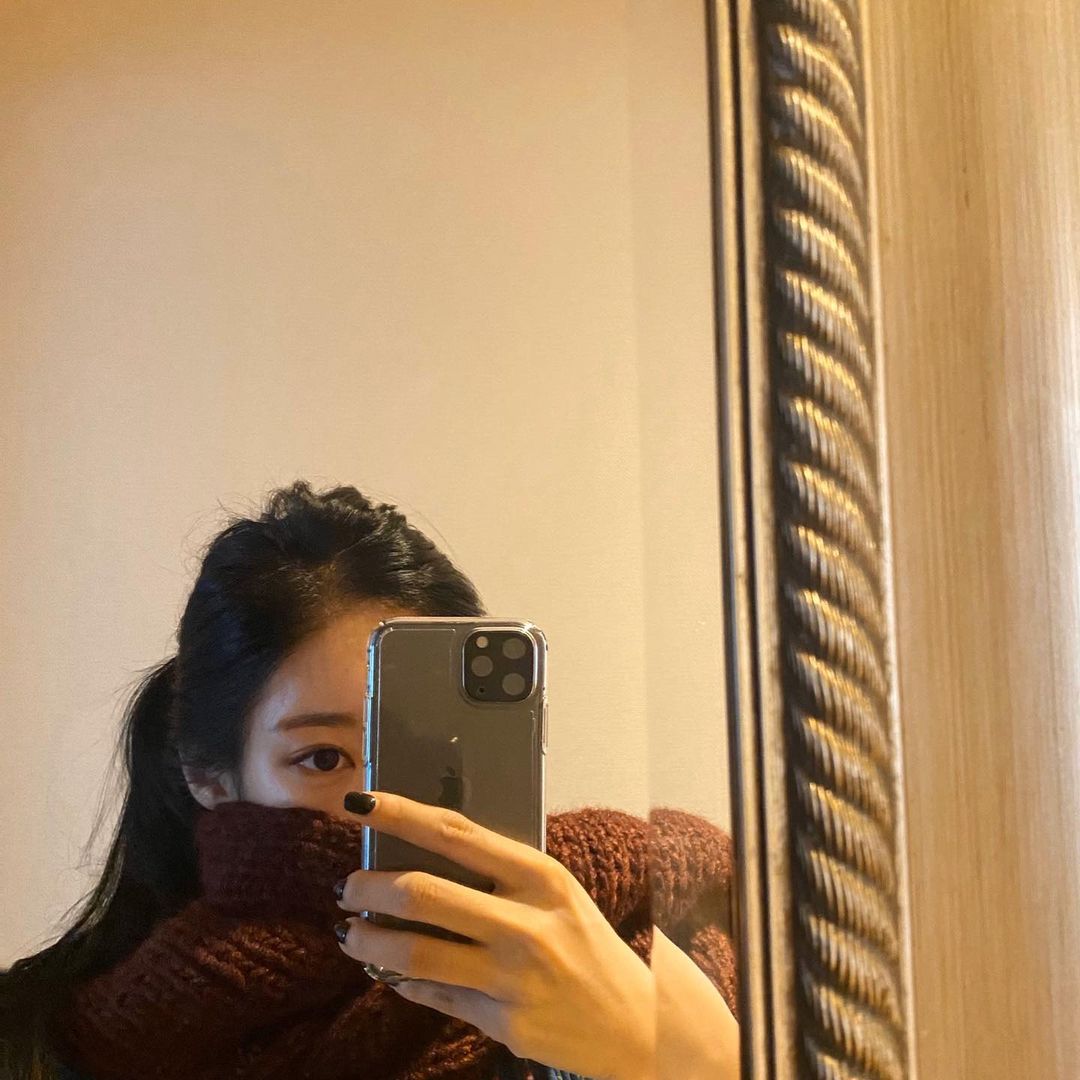 moon_siya14's tweet photo. Soyeon Instagram Update 🤩
Yes, trust your eyes. That's T-ARA Main Vocal Soyeon, not the others.
Our girl finally appeared🥳🥳
The sun is rising from the west today💓 Photo From Soyeon Instagram
27/12/21
#SOYEON #TARA #instagramupdate https://t.co/va2wADnDBk
