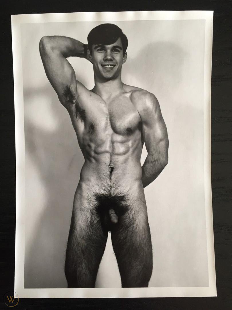BushyBuddies's tweet photo. Can we go back to the time when it was normal for men to never trim their #pubes? Where it was normal and expected for men to rock a full natural #bush? More of this in 2022 please! https://t.co/V2IdjTNvyB