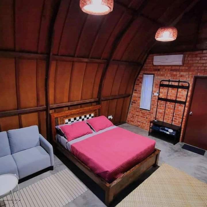 jomtravel_'s tweet photo. De Valda's Chalet, Port Dickson https://t.co/8d4YrPnVpP
