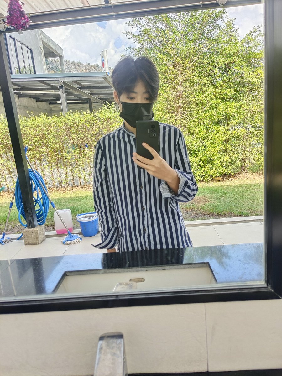 Aiiemz's tweet photo. หนังสือเล่มนี้เหมือนจะอ่านใกล้ถึงหน้าสุดท้ายของเล่มแล้ว ดูซิ้ว่ามันจะจบที่หน้า 33 หรือหน้า 34.. 🥲
#Mystory #mylife https://t.co/qy1C3zlqwE