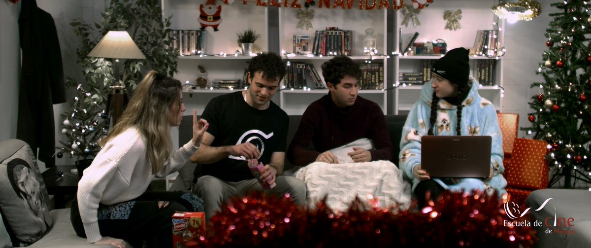 escuelacinemlg's tweet photo. Ya puedes ver en nuestra Plataforma Digital, el Tercer Capítulo de la Webserie "Maratón de Navidad". Disfrútalo. 🎅
Link para ver “Maratón de Navidad” en nuestra Plataforma:👇🏼
📲🎅https://t.co/lrsk3ekmsh

#EscueladeCinedeMálaga #AprenderCine #MaratóndeNavidadECM https://t.co/NRoM20QL5Z