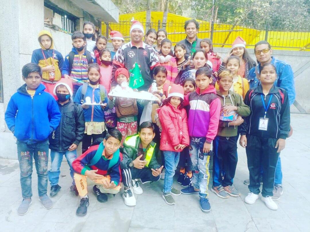 2ndinningfound1's tweet photo. @LaadliDevendra 
We work for Underprivileged children free education program woman empowerment too. https://t.co/yChQs4h1sH