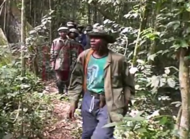 FredMASTAKI6's tweet photo. Le mouvement des rebelles ADF est signalé à #Matungulu ;C'est au NORD-EST de l'agglomération d' Eringeti à environs 7km de #Mutsonge.
De passage à Tingwe en localité baungatsu-luna , groupement bambuba-kisiki nord d'ERINGETI environ 15km en quittant la RN4 ils ont tué un civil. https://t.co/NIESc6W19r
