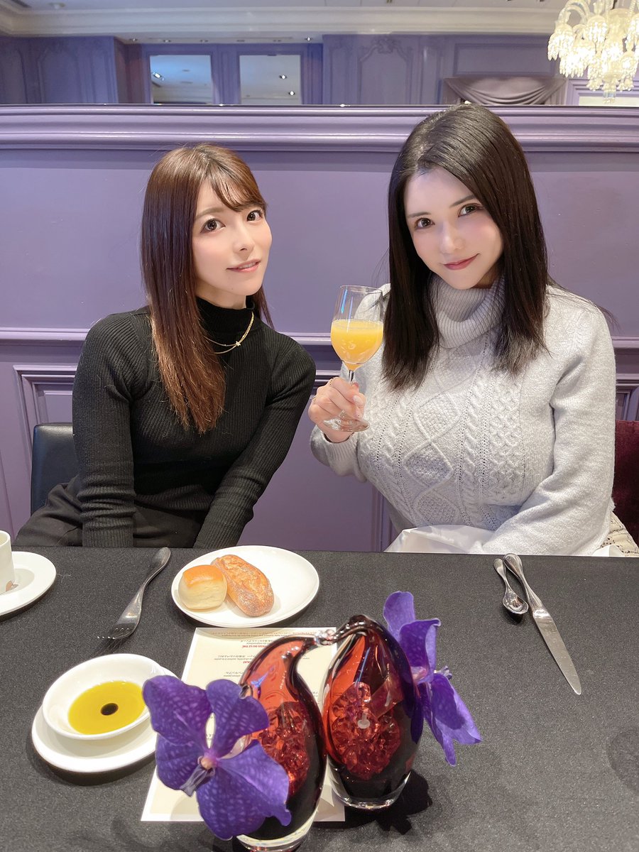 あいちんとロブションでご飯して来た💝
これでランチ納め💐💕
ういちゃんもいたんだけどたまたま撮りそびれ💦
話がとくに面白かった🥰❤️またね💕 https://t.co/yp2bU7bklR