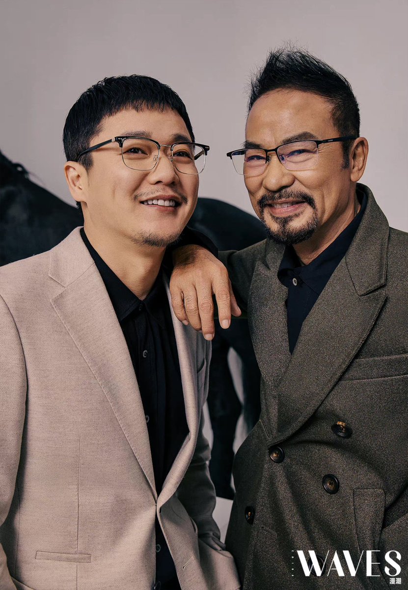 dramapotatoe's tweet photo. Crime film #FirefliesIntheSun (#SheepWithoutAShepherd2)’s Xiao Yang and Simon Yam, with director Dai Mo, for Waves Magazine
Full shoot - https://t.co/jxzwfQFXQ8
#误杀2 https://t.co/BB2Lr2VXhK
