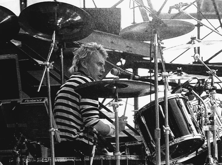 rogtaylooor's tweet photo. the magic tour, 1986!! ✨😌 https://t.co/c8BBcNufTe