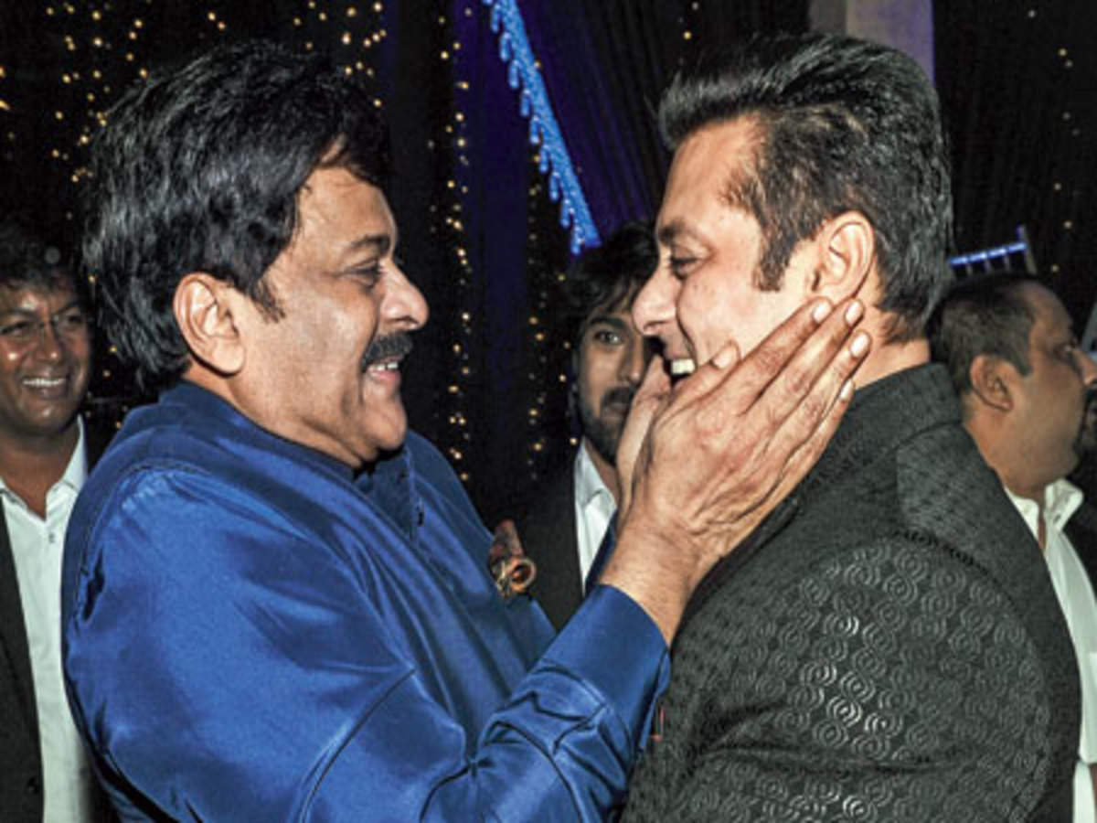 nanoorvenu's tweet photo. #Salubhai #HappyBirthday The #bonding Between you both @KChiruTweets @BeingSalmanKhan may continue for years. 😊🤗💐🙏 https://t.co/Utel19FhBz