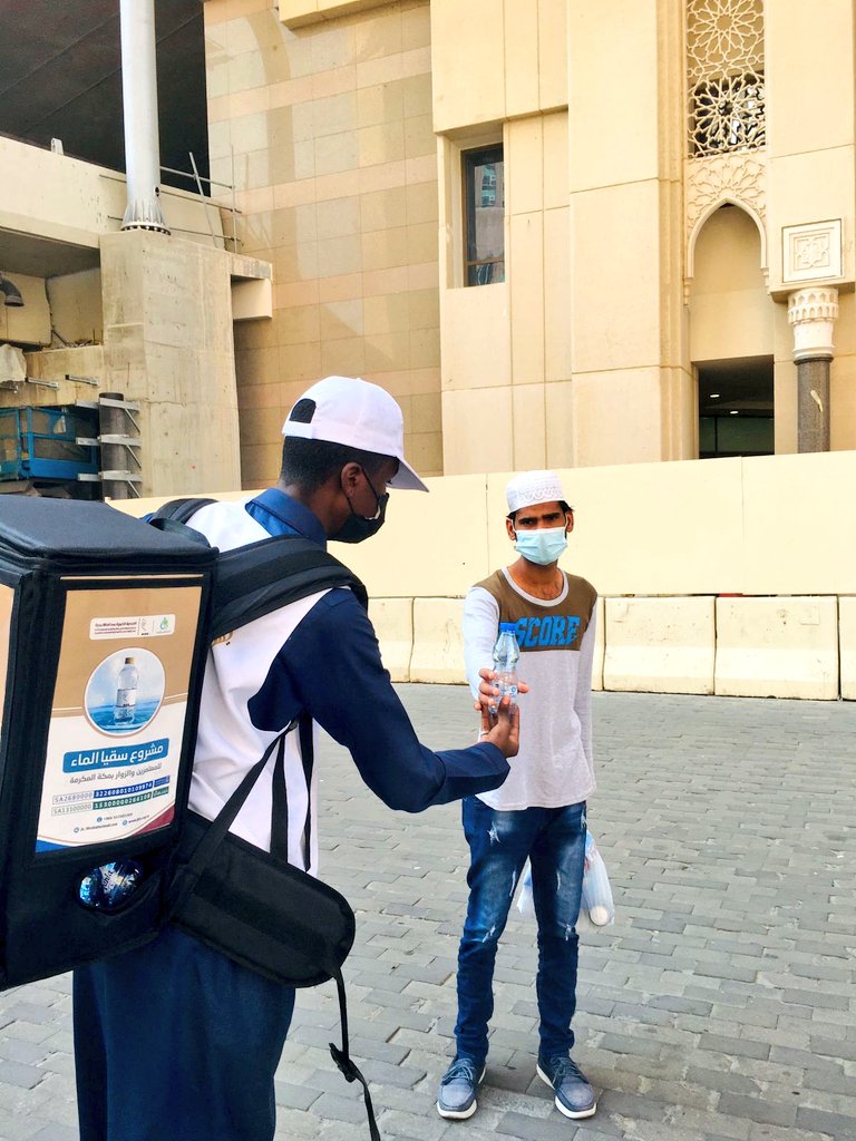 jabhrah's tweet photo. #سقيا_الماء
شاهدوا ثمرة عطائكم
اللهم افتح لهم ابواب الرزق 🤲
بفضل الله ثم بدعمكم توزيع اكثر من ٣٠٠ الف عبوة من الماء. #للمعتمرين_والزوار 
لازلنا نستقبل كرمكم لإكرامهم
متجرنا
https://t.co/PlMv5e7u8V
الراجحي
SA2680000322608010109974
الاهلي
SA1310000015300000266108
بريال تروي عطشهم https://t.co/VlfqhnWOjb