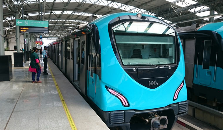 Kochi Metro Rail tweet media