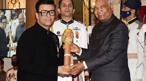 S04747shinny's tweet photo. They killed a Rajput and No one batted an eye against Bollywood cabal nd their fans in politics! 
Why 
#Arrest_Sunny_Leone why not the bosses of production houses who disrespect! 
Make @karanjohar return his Padmashri ! 
#shame @rashtrapatibhvn 
CBI FINALIZE SSR MURDER REPORT https://t.co/1IxzU8tskq