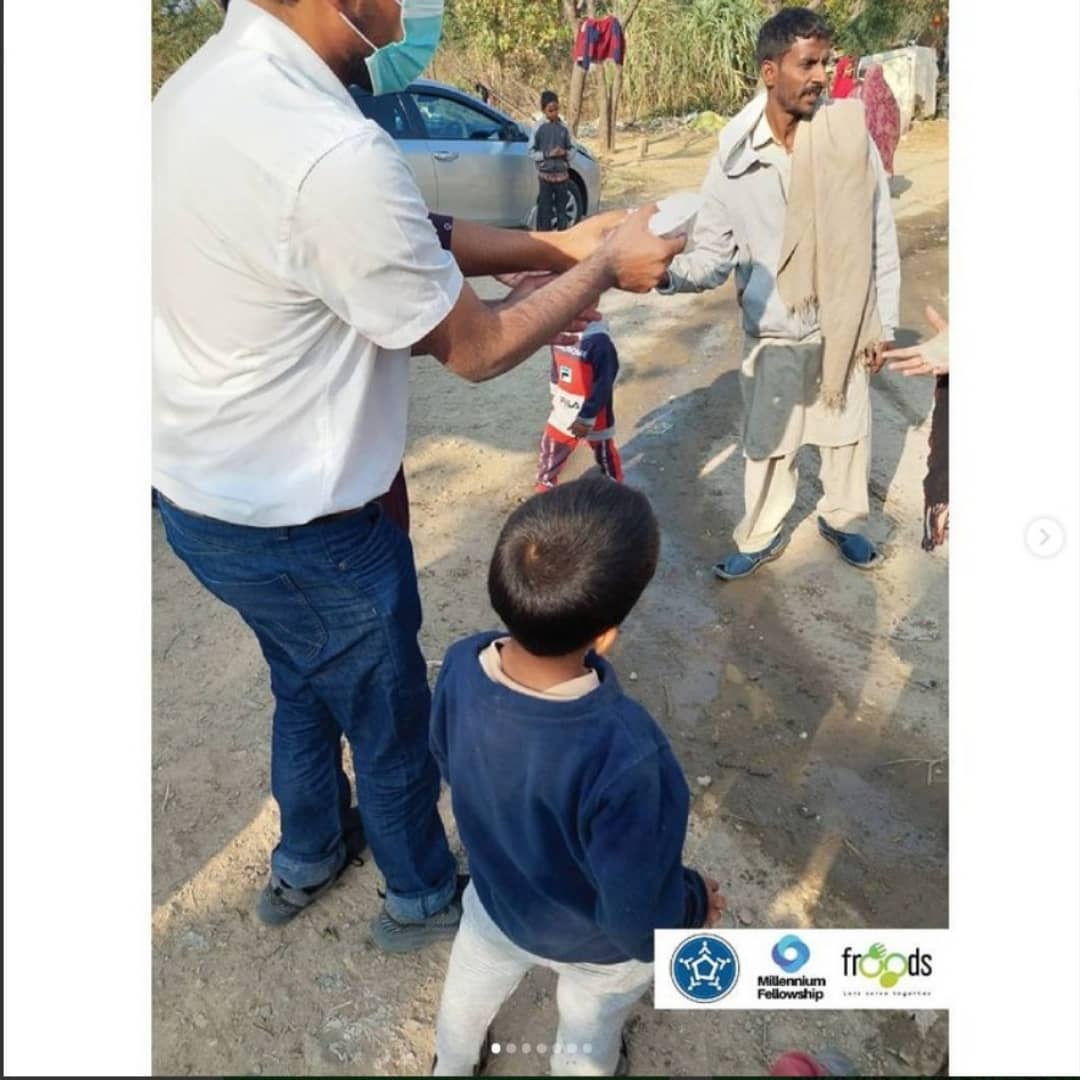 froodsorg's tweet photo. Another successful food drive; this time in H-11. The latest food drive saw Froods collaborating with Rizq foundation to distribute food and ration amongst the needy. Our team members and volunteers went door to door to play their part in mitigating food inequality in our society https://t.co/9LuKUt2HWf