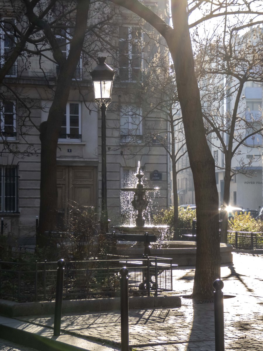 MoniqueinParis's tweet photo. Place de l'Estrapade in the late afternoon sun

#PlaceDeLEstrapade https://t.co/ELRQkx0bcd
