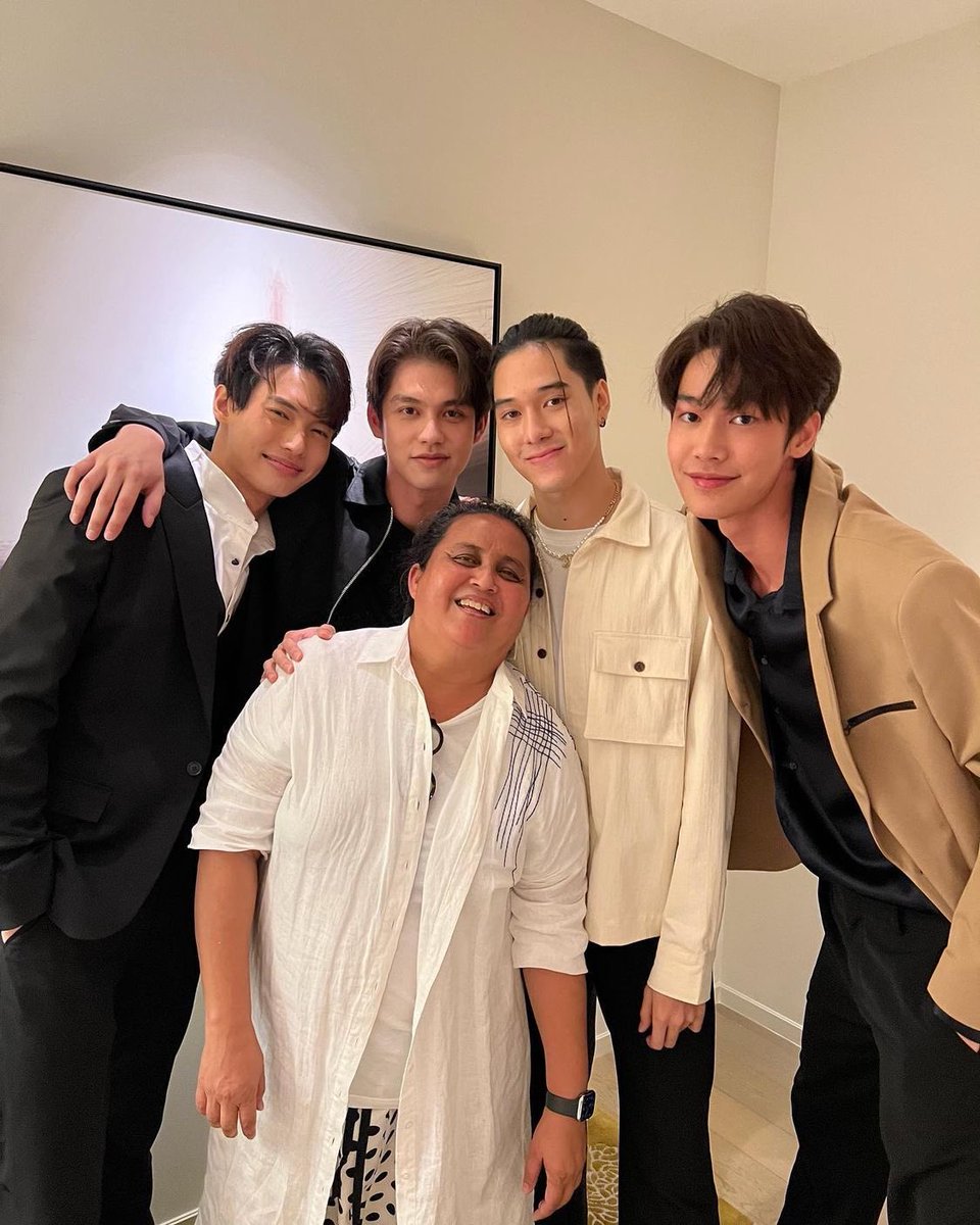 intubright's tweet photo. they have the sweetest smiles https://t.co/kJdzR8M7xu