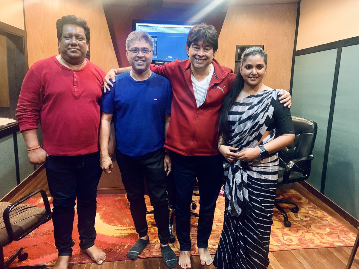 JeetGanguliFans's tweet photo. Song Name: #HullaRe
Music: @jeetmusic 
Singer: @SomlataAcharyya 
Film: #PakaDekha
Expected Release: 1st half of 2022
The song has Latino vibes 🎸

#MelodyKing #HitGannguli @jeetmusic @myslf_soham @susmita_cjee @babbachi #PremenduBikashChaki @chandrani999 https://t.co/ePtRIVl47u