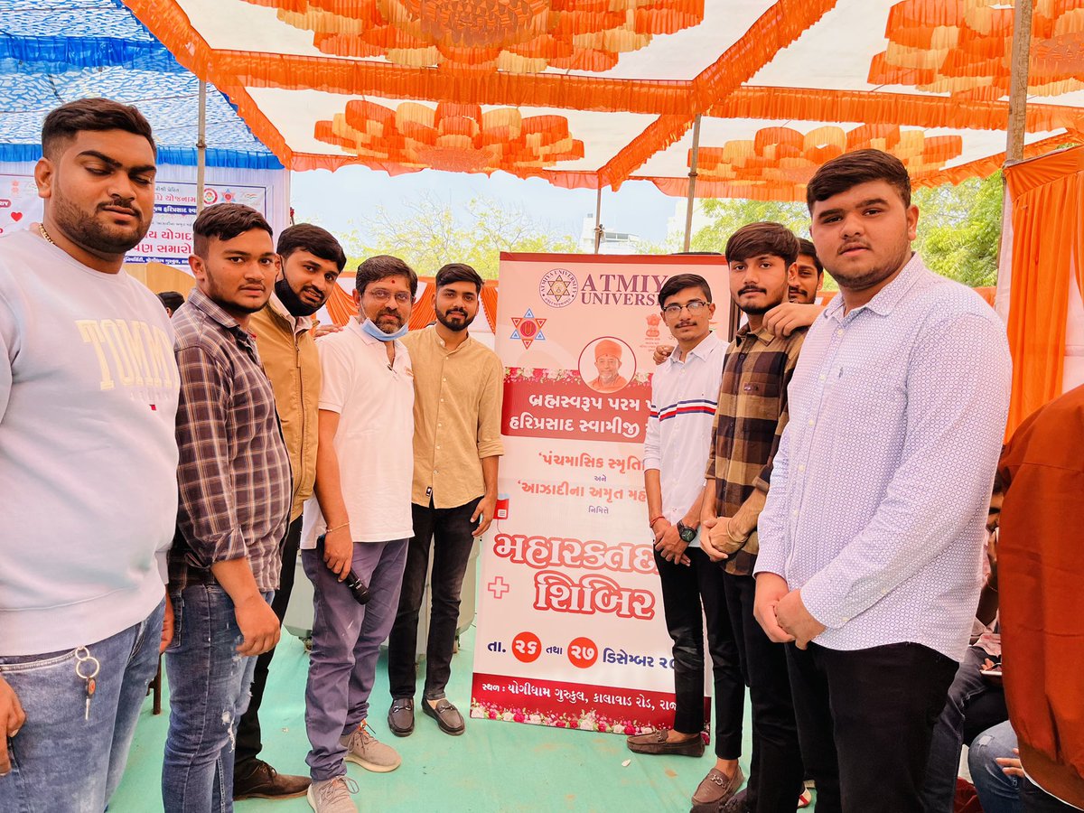 NarendraMSolan2's tweet photo. આજ રોજ રાજકોટ ખાતે સ્થિત આત્મીય કોલેજ દ્વારા થેલેસેમિયા ગ્રસ્ત ��ાળકો માટે રક્તદાન શિબિરનું આયોજન કરવામાં આવ્યું હતું, જેમાં રાજકોટ શહેર NSUI તમામ હોદેદારો તેમજ કાર્યકાતાઓએ હાજરી આપી તથા બહોળી સંખ્યામાં રક્તદાન કર્યું હતું.@SatveerINC @Mahipalsinh_INC @Neerajkundan @IG_Gohil_ https://t.co/87xVrt8w83