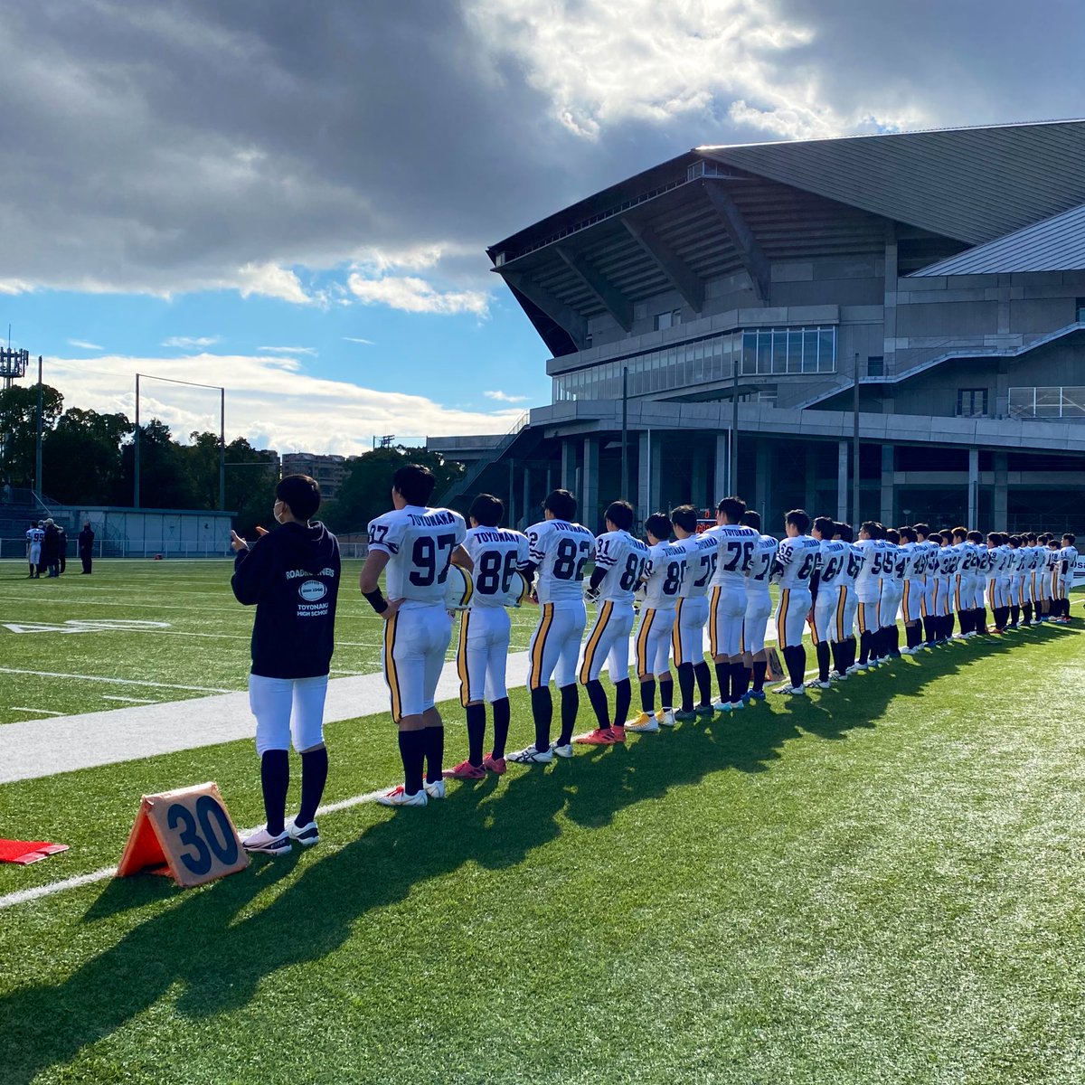 RoadRunners1946's tweet photo. 本日行われた豊池戦は27-0で豊中が勝利しました🏆
皆様多くのご声援ありがとうございました🙇🏼‍♀️
本日が2021年最後の活動でしたが良い締めくくりになりました！
2022年もよろしくお願いします🤲🏻✨ https://t.co/g0HuVVzHzD
