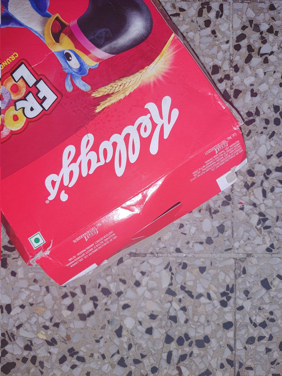 Utkala_Kalinga's tweet photo. Despite requesting @amazonIN to deliver Cereal products in cardboard boxes, they still delivered in plastic bags. Result - Yet another smashed Kellogg's with both sides/flaps open.
Please listen to customer feedback and take care @amazon. 
#AmazonRetail #Kelloggs #FrootLoops https://t.co/Odtt7GQ6vj