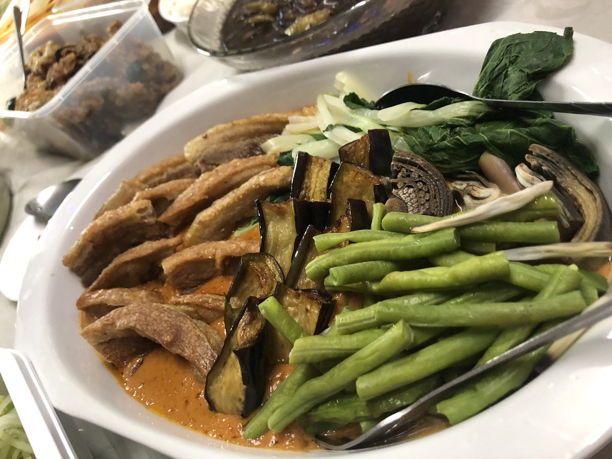 _angelabeltran's tweet photo. Kare-kare ✨ https://t.co/o14JMKE8PD