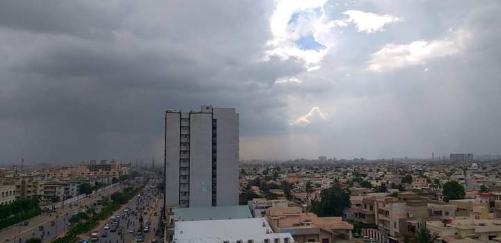 ToursExploreIt's tweet photo. ⭕ Beautiful Scenes During Rainy Day 🌧

📍Karachi, Pakistan

#KarachiRain #Exploreit #Pakistan #Karachi https://t.co/sckGLOLCrT