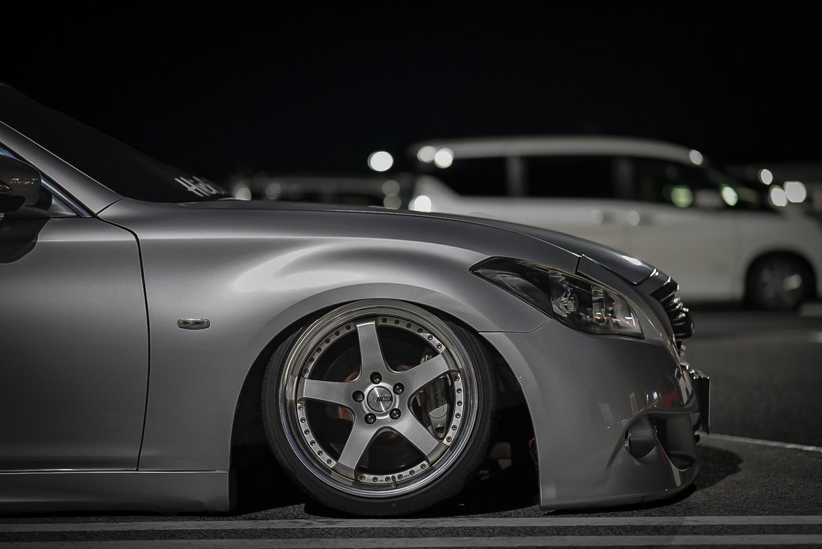 nisinisimoto's tweet photo. NISSAN 
FUGA Y51  ショコタン https://t.co/TUaNTVOBAu