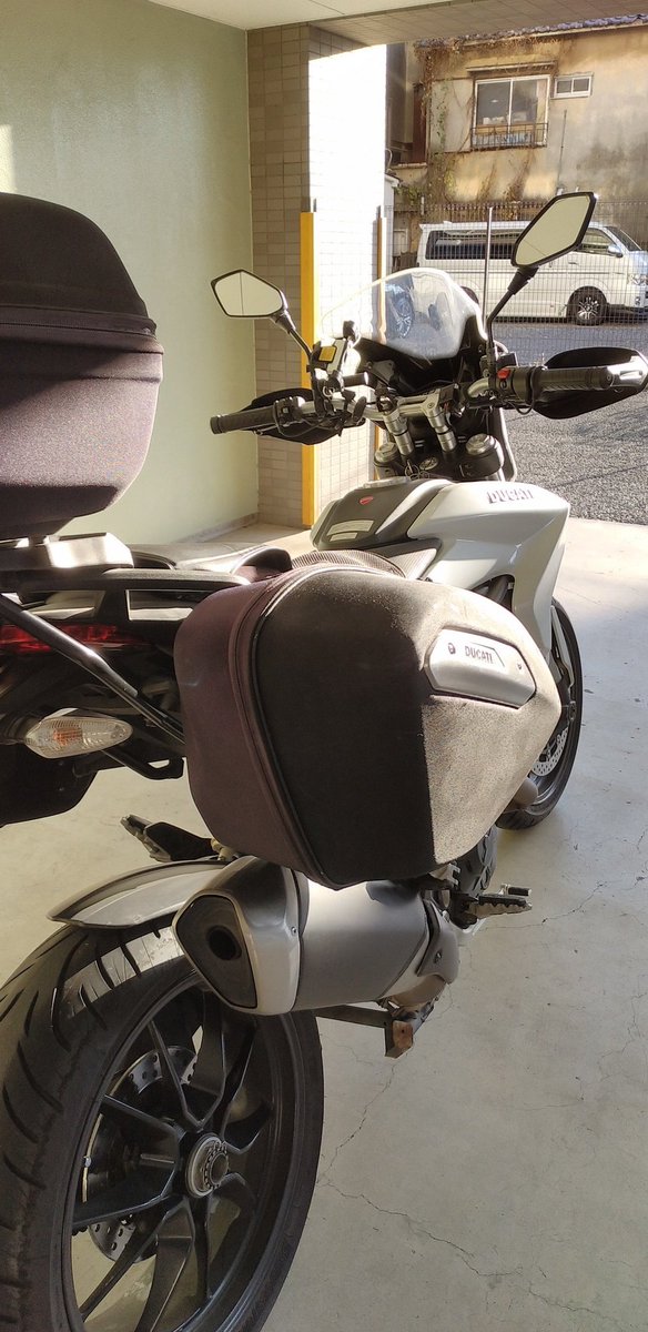 ExplorerIDEA's tweet photo. ドゥカティ・ハイパーストラーダ
フルパーニアン

ソロモンよ！
私は帰ってきた！

#hyperstrada
#ハイパーストラーダ
#DUCATI https://t.co/N9HPSlnaYj