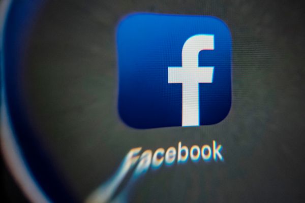 💬 "Facebook’s internal assessment of EU-US data transfers shows it has no legal leg to stand on, says noyb" techcrunch.com/2021/12/20/fac…