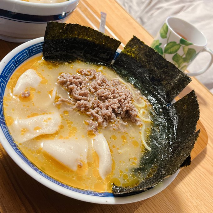 夜ご飯わたしの大好きなラーメン❣️❣️ 海苔をスープに浸して食べると美味しいよね😋💕 https://t.co/FzegwU0wbJ<a href="/tag/%E6%9C%9D%E9%A3%9F"class="tags"><span>#朝食</span></a><a href="/tag/%E3%83%87%E3%83%96"class="tags"><span>#デブ</span></a><a href="/tag/%E5%A4%9C%E9%A3%9F"class="tags"><span>#夜食</span></a><a href="/tag/%E6%98%A0%E3%81%88%E3%82%8B"class="tags"><span>#映える</span></a><a href="/tag/0%E3%82%AB%E3%83%AD%E3%83%AA%E3%83%BC%E3%81%A0%E3%82%88%E3%81%AD"class="tags"><span>#0カロリーだよね</span></a><a href="/tag/%E5%A4%AA%E3%82%8B%E3%81%A3%E3%81%A6%E4%BD%95"class="tags"><span>#太るって何</span></a><a href="/tag/%E9%A3%9F%E3%81%B9%E3%81%A6%E5%85%8D%E7%96%AB%E5%8A%9B%E3%82%A2%E3%83%83%E3%83%97"class="tags"><span>#食べて免疫力アップ</span></a>