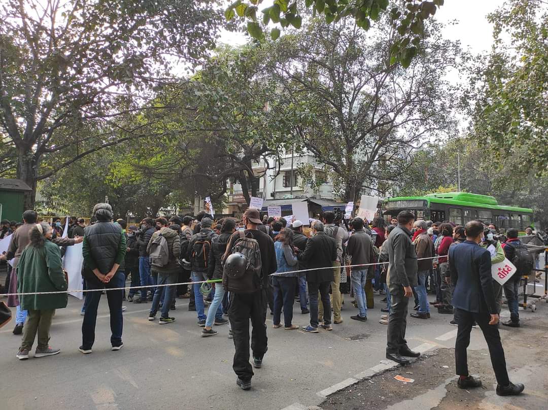 venkateshpaleya's tweet image. At the #CitizensProtest outside Uttarakhand Sadan in Chanakyapuri, with one common demand: #ArrestHaridwarGenocideMongers. From Haridwar to Delhi, and Raipur to Udupi, the Sangh brigade is bent upon instigating communal violence ahead of the coming elections. Foil this design.