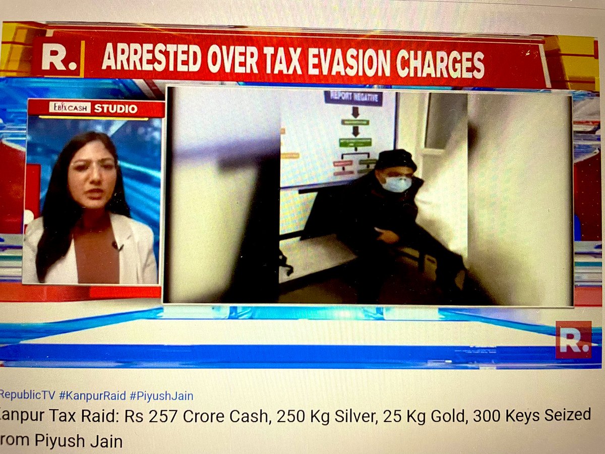 anuragrbl's tweet photo. Cash : 284 crs
Gold : 25 kg
Silver : 250 kg
Keys : 300
This will qualify as one of the biggest seizure of undisclosed assets.
#BlackMoney #IRS_at_work 🇮🇳 https://t.co/qKpsulbcQn