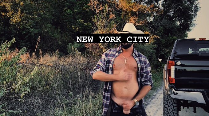 Visiting friends in NYC January 1-5. Horned up and ready to let loose. Who wants to get bred? https://t