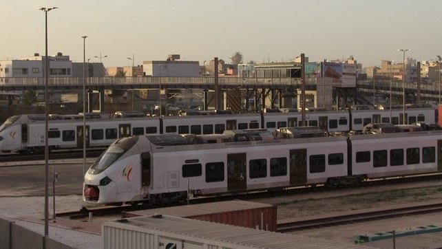 NTerenga's tweet photo. Le #TER, moderne et électrifié, va rouler en semaine et le weekend entre le centre-ville et #Diamniadio, avec une capacité de transport de plus de 100 mille voyageurs par jour. Une première à #Dakar  😍 😍 https://t.co/Tx5y993z6L