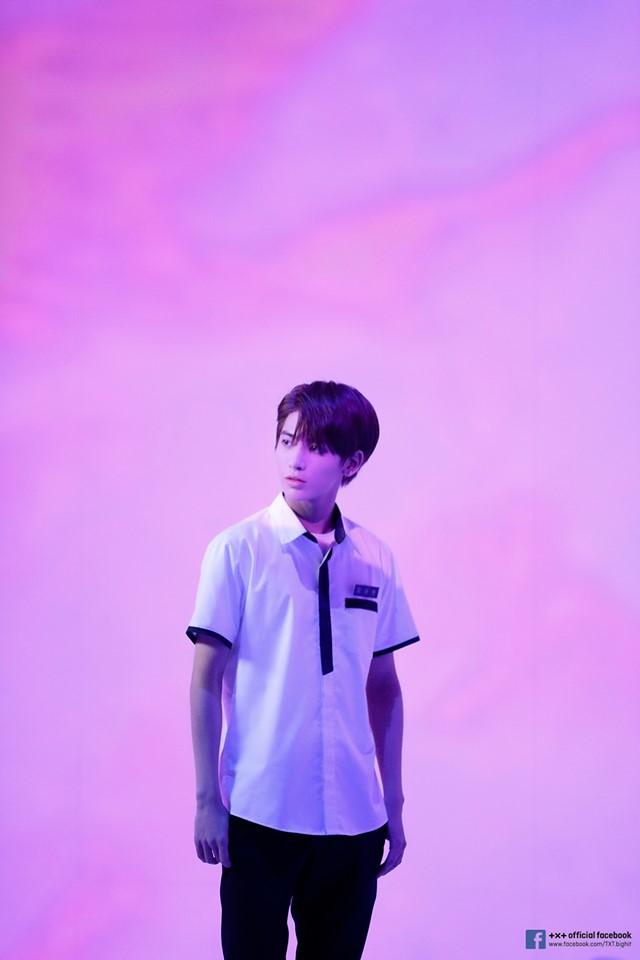 txt_offcl's tweet photo. ⠀  ⠀  ★⠀  ⠀  '⠀  ⠀  𝗧𝗫𝗧⠀  ⠀  _⠀  ⠀  𝐝𝐫𝐞𝐚𝐦⠀  ⠀  📼⠀  ⠀  chapter⠀  ⠀  *⠀  ⠀  ⟬⠀   MΛGIC⠀    ⠀𔖴⠀    concept⠀  ⠀  ≽⠀  ⠀  traıler⠀ ⠀  ゔ⠀  ⠀  𝐬𝐤𝐞𝐭𝐜𝐡⠀ ! https://t.co/i8mODxmkjT