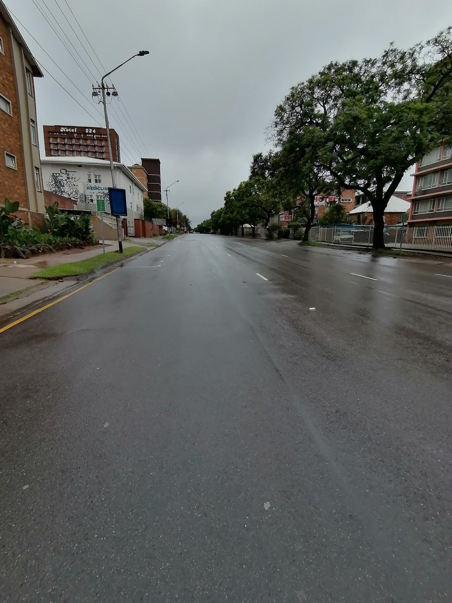 Tshisi_Mawela's tweet image. Pretoria is empty, even nyaopes went home. The mother city is empty.