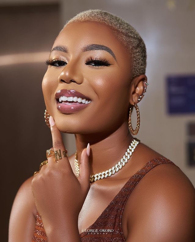 HOOPS!🥰

THIS?                    Or.           THAT?

Kindly Retweet 🙏🏾
