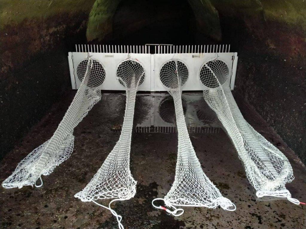 JosepMariaApa's tweet photo. @AgnishwarJ @dontlookupfilm @LeoDiCaprio @deespeak @AfrozShah1 @ErikSolheim @BoyanSlat @SDG2030 @kiranshaw @KHayhoe @elonmusk This is how simple our system is: a retention mesh installed in the sewer network. Each facility can retain between 3 and 5 tons of waste each year.
@tecnograbber https://t.co/IdaIE06l9n