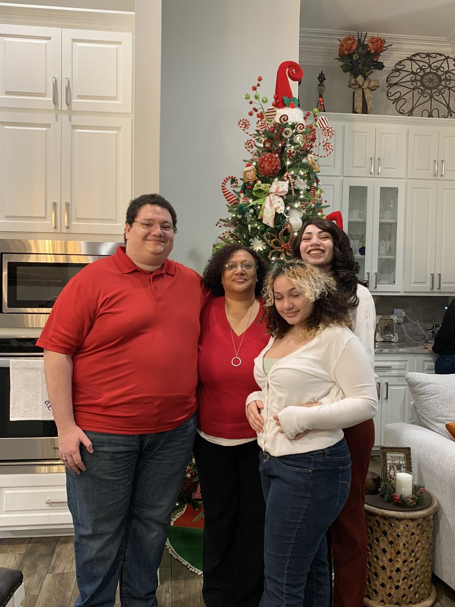 DawnieCrow's tweet photo. Look my mommy with me and my siblings!! Like try to tell me I don’t look like this woman! https://t.co/ryYfMThTIL